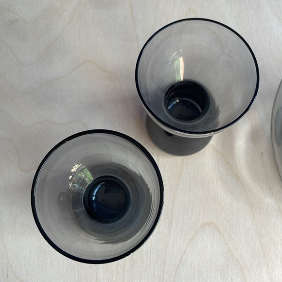 Mid Century Gray Smoke Glass Console Bowl and Taper Candle Holders Set, 1960s - Picture 5 of 7